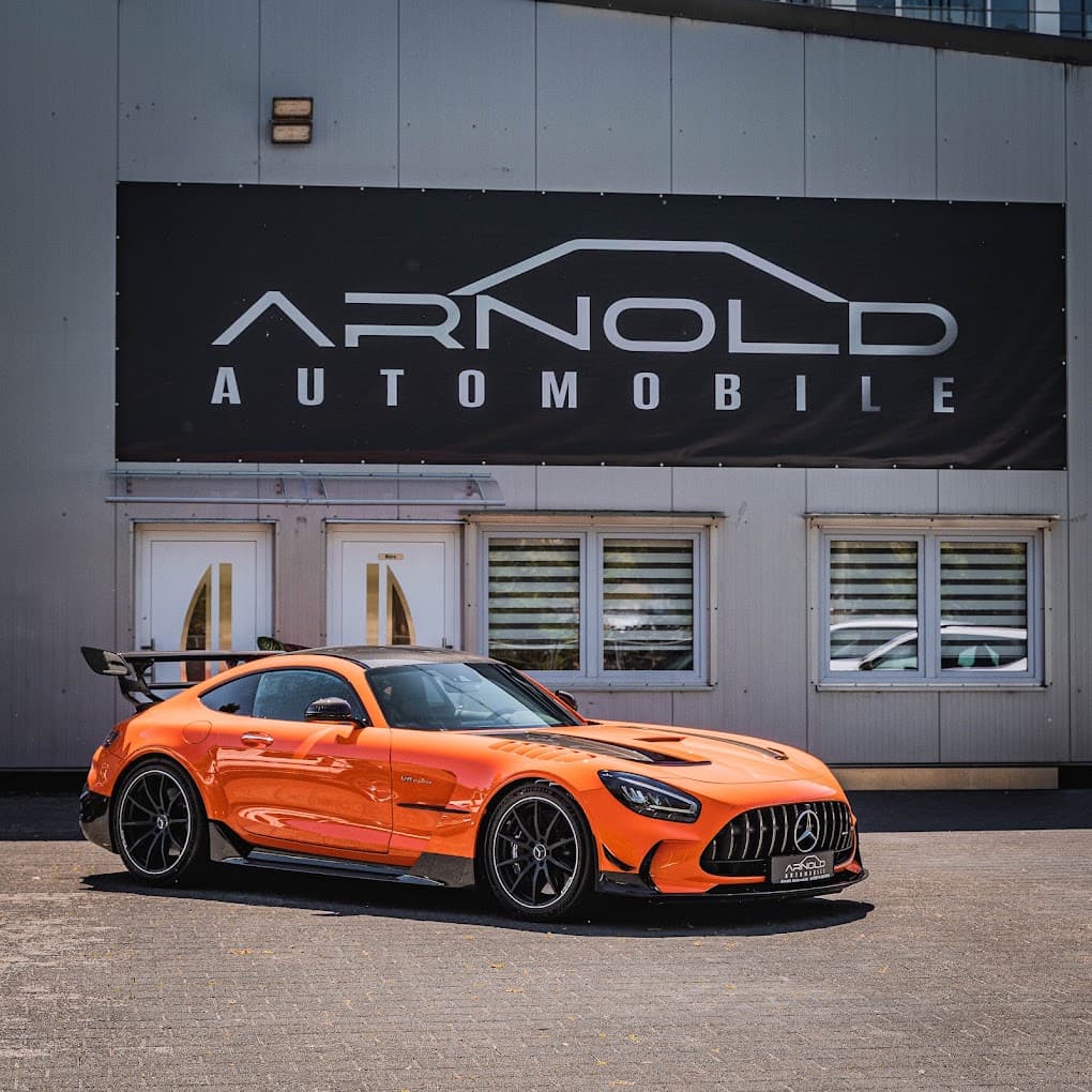 Mercedes-AMG GT Black Series seitlich vor der Halle in Tübingen
