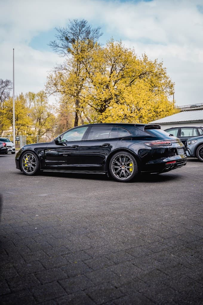 Porsche Panamera Sport Turismo von hinten